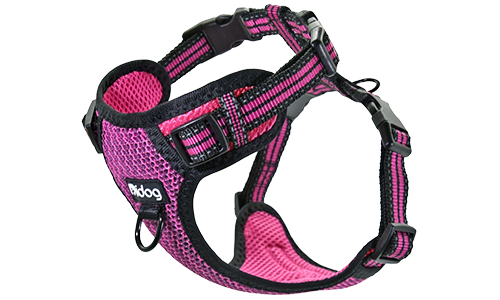 Rosa pustende nylonsele til hund med justerbare stropper og hurtigspenner, perfekt passform.