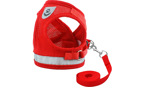 Reflekterende vest for hund med matchende bånd Rød reflekterende hundesele med matchende bånd, lett og pustende mesh for en komfortabel passform.