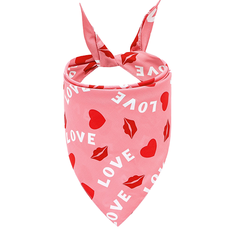 Bandana med kjærlighetsmotiv for hund Rosa hundebandana med 'LOVE' tekst, røde hjerter og kyss-merker, perfekt for Valentine's Day, maskinvaskbar og håndvaskbar.