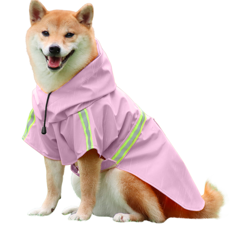 Vanntett Hunderegnfrakk med Refleksstripe Shiba Inu i vanntett rosa regnfrakk med reflekterende striper, lett å ta på og av, for regnvandringer.
